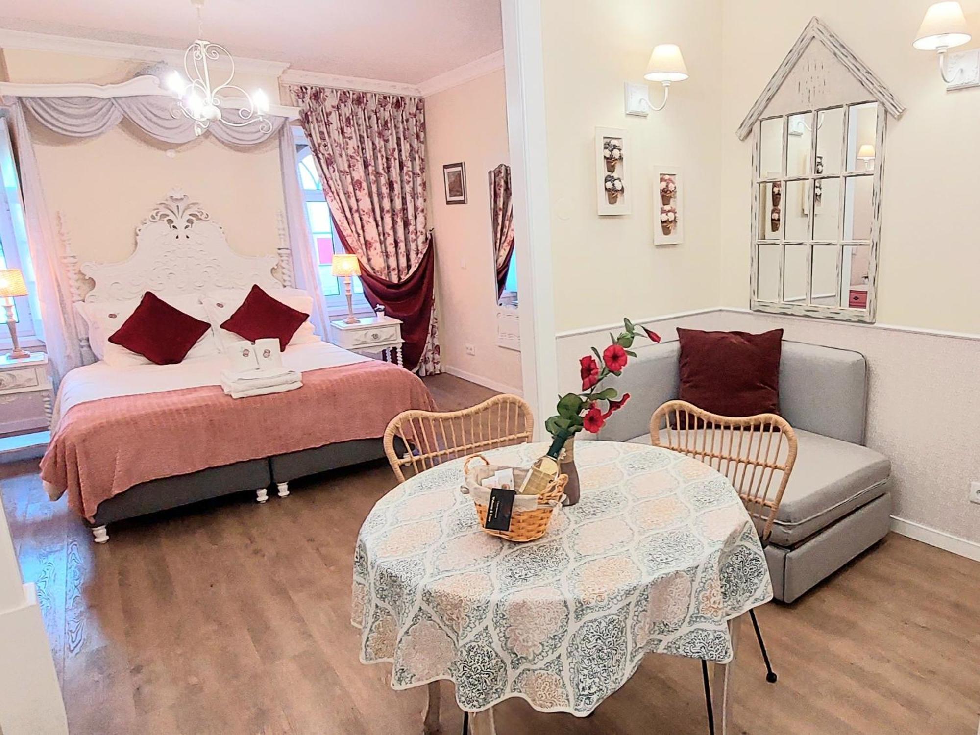 7 Styles Apartments By Raspberry Cascade Фару Номер фото